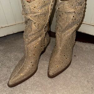 Jessica Simpson  Gold Pointed-Toe Women's Boots. Perfect for Nashville